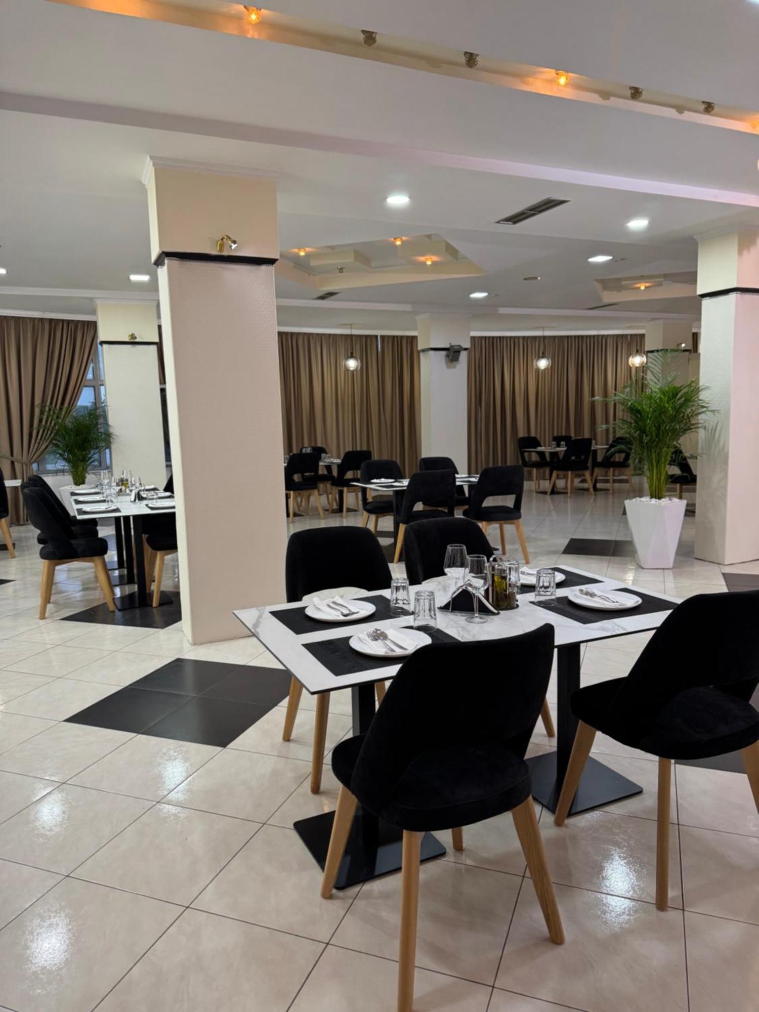 Grand Hotel Gjyshi Qerrexhias 外观 照片